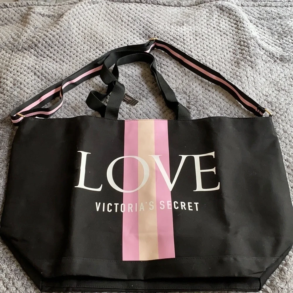 Victoria Secret LOVE Stripe Black Pink Beach Weekend Zipper Tote Bag NWT #CL-38